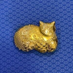 Vintage signed AJC Gold-tone Cat Brooch/Pin